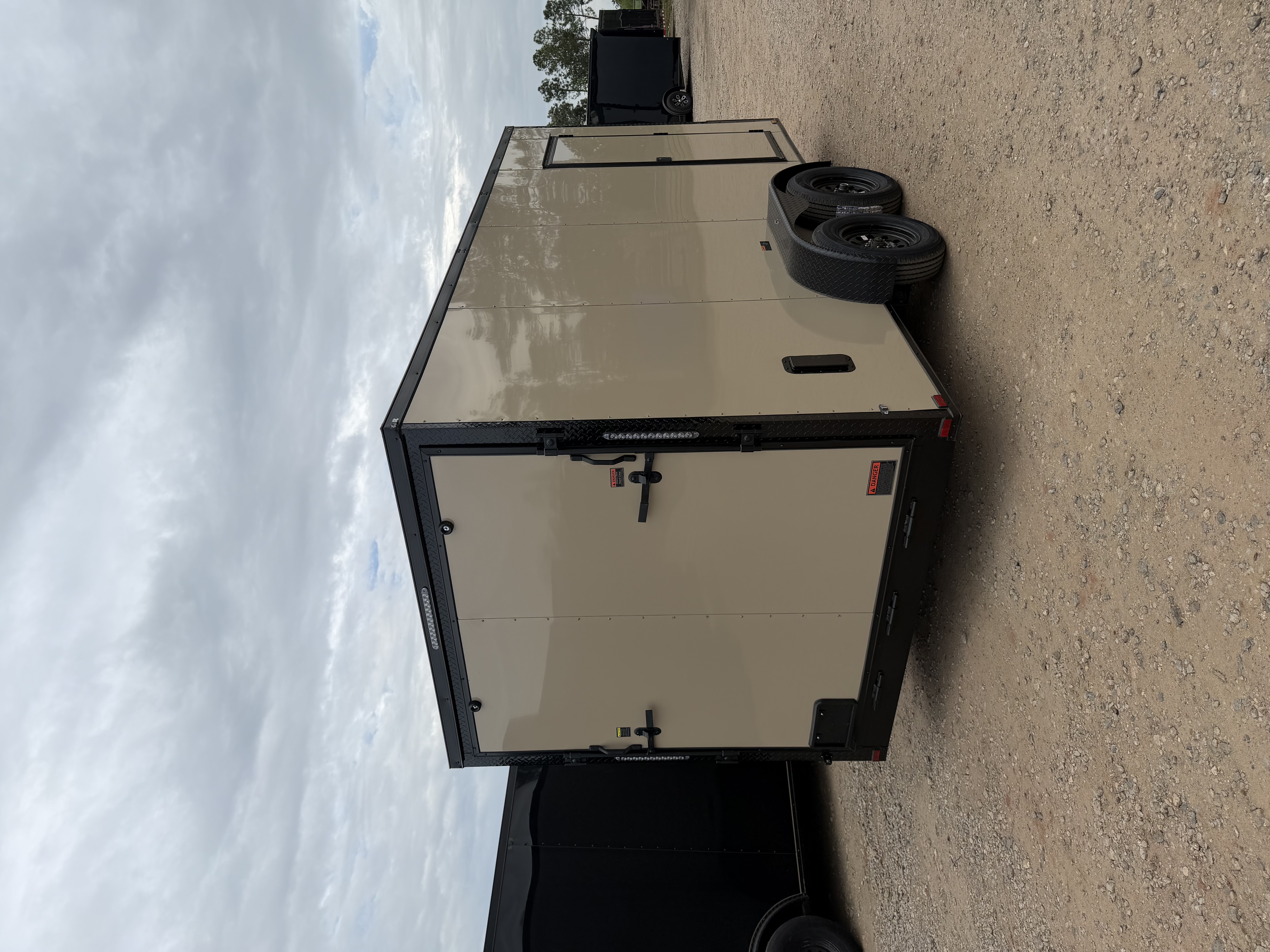 7x16 TA · Desert Tan Blackout 3
